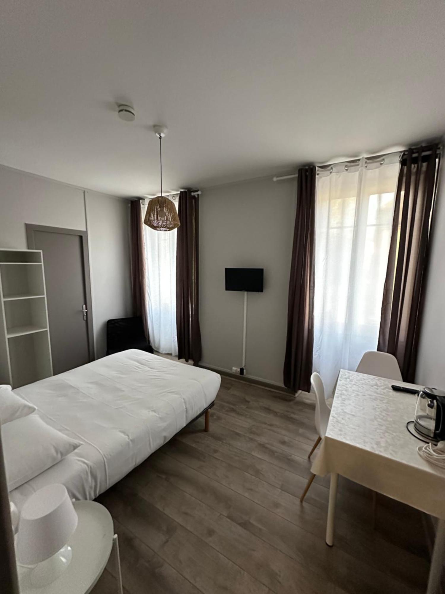 Le Relais De La Gare Hotell Dole Eksteriør bilde